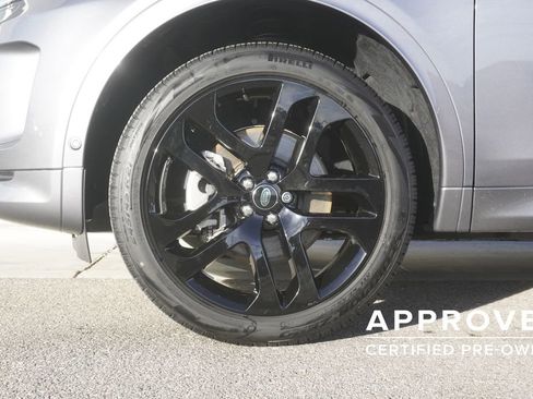 Used 2025 Land Rover Discovery Sport S image 32