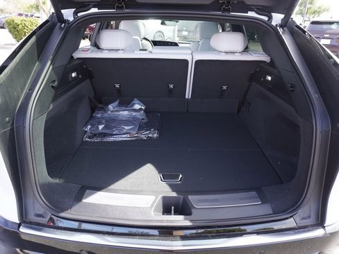 New 2026 Cadillac Lyriq Luxury image 7