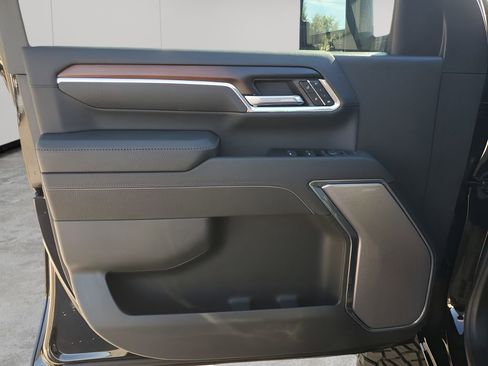 New 2025 GMC Sierra 2500 Denali w/ Denali Reserve Package image 25