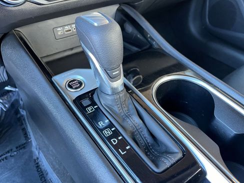 Used 2024 Nissan Altima 2.5 SV image 41