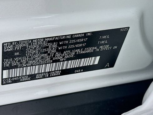 Certified 2025 Toyota RAV4 XLE FWD image 32
