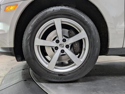 Used 2020 Porsche Macan image 11