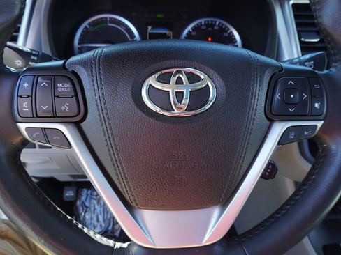 Used 2019 Toyota Highlander Limited Platinum image 19