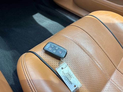 Used 2013 Jaguar XJ AWD image 22