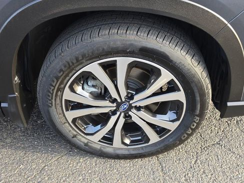 Used 2021 Subaru Forester Limited image 9