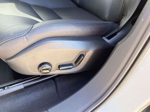 Certified 2023 Volvo XC60 B5 Plus w/ Protection Package Premier FWD image 13