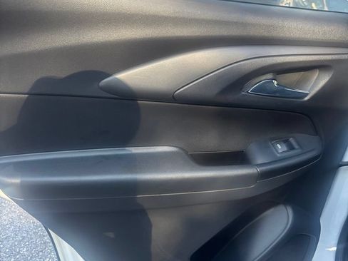 Used 2021 Chevrolet TrailBlazer RS w/ Convenience Package FWD image 29