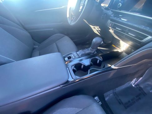 Used 2025 Toyota Camry LE image 41