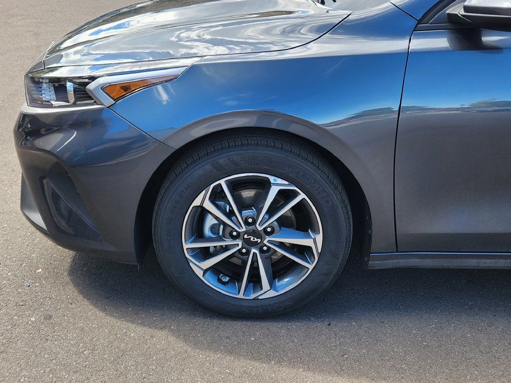 Used 2024 Kia Forte LXS FWD image 9