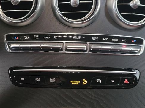 Used 2022 Mercedes-Benz GLC 300 4MATIC w/ AMG Line image 23