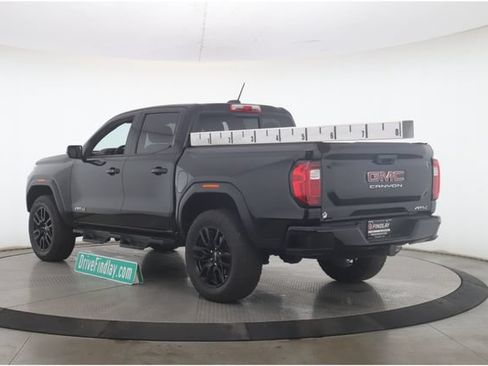 Used 2024 GMC Canyon AT4 AWD/4WD image 8