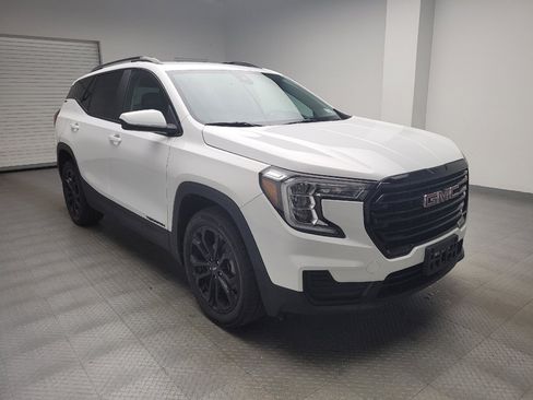 Used 2022 GMC Terrain SLE w/ Elevation Edition AWD/4WD image 13