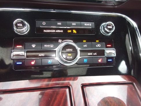 Used 2020 Lincoln Navigator L Black Label w/ Cargo Convenience Package AWD/4WD image 26