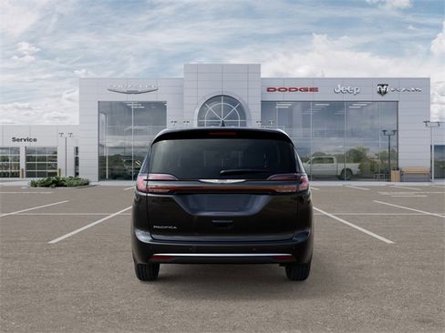New 2026 Chrysler Pacifica Select image 7