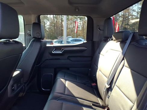 Used 2023 Chevrolet Silverado 1500 LT Trail Boss image 7