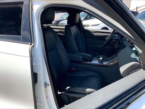 Used 2025 Land Rover Range Rover Velar Dynamic SE image 9
