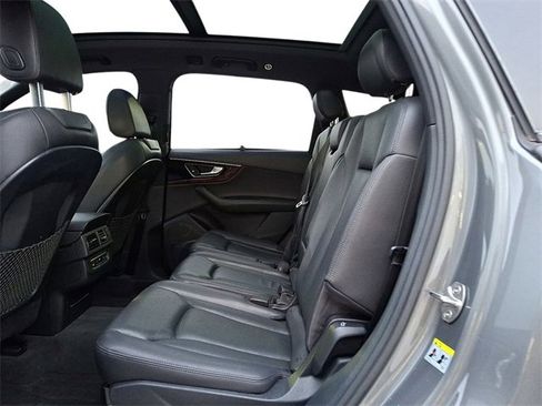 Used 2017 Audi Q7 3.0T Premium Plus w/ Premium Plus Package image 11