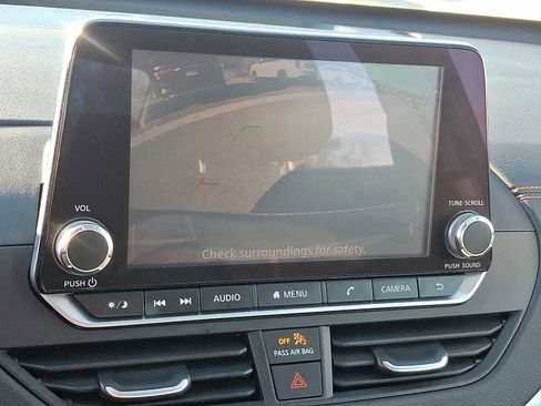 Used 2020 Nissan Altima 2.5 SR w/ Premium Package image 16