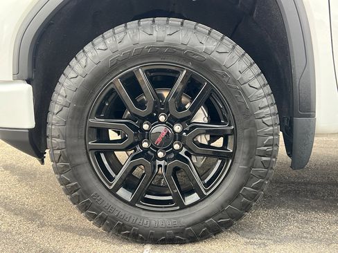 Used 2023 GMC Sierra 1500 Elevation image 10