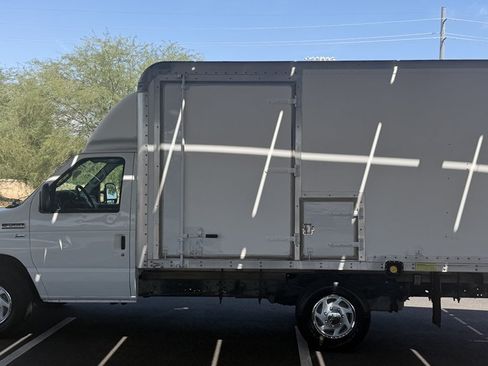 Used 2010 Ford E-350 and Econoline 350 Super Duty RWD image 13