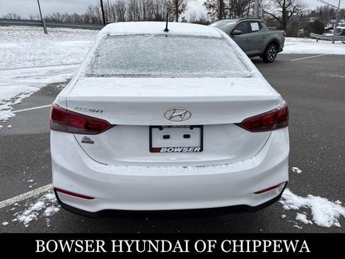Used 2022 Hyundai Accent SE image 4