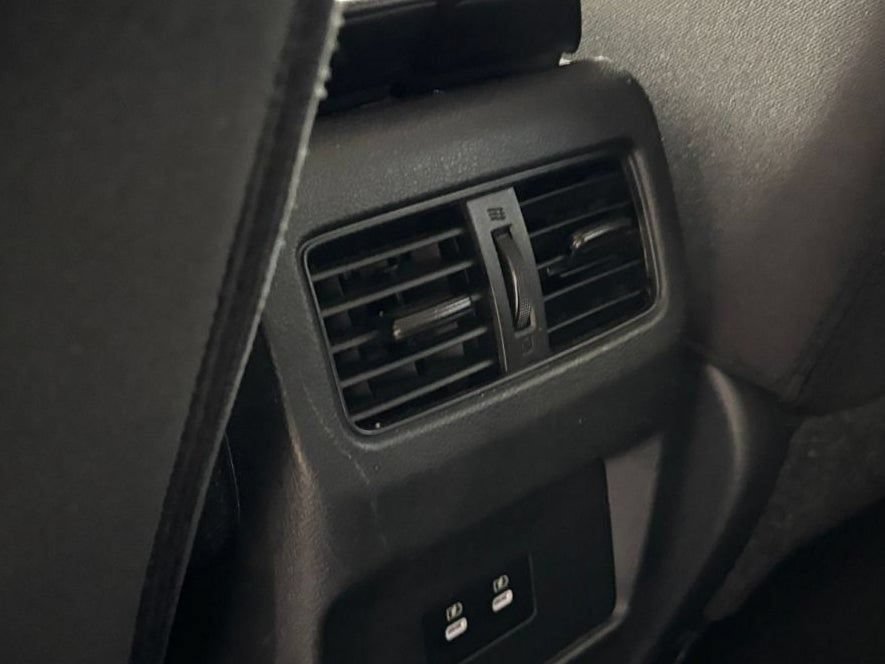 Used 2025 Nissan Rogue SV FWD image 28