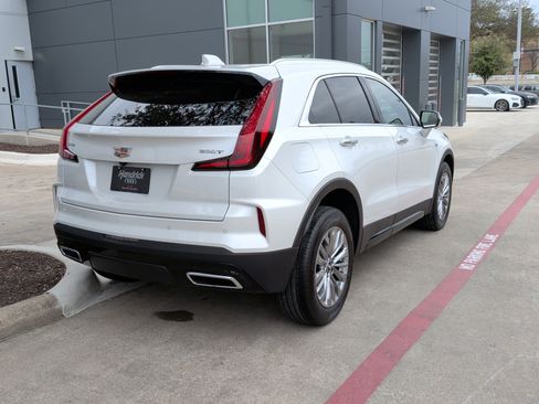 Used 2025 Cadillac XT4 Premium Luxury image 10