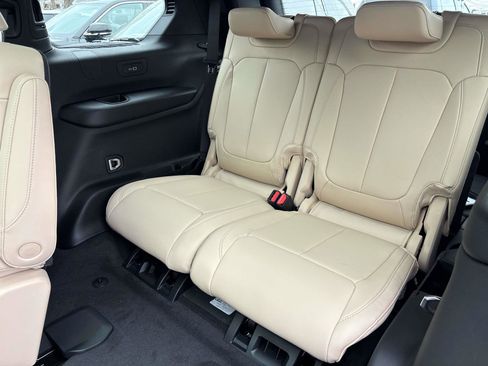 New 2025 Jeep Grand Cherokee L Limited AWD/4WD image 7