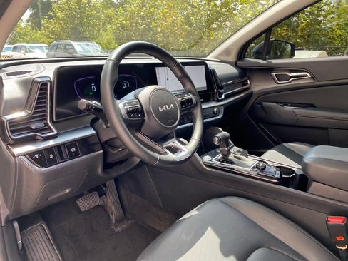 Used 2025 Kia Sportage EX FWD image 9
