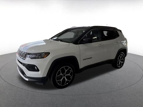 Used 2025 Jeep Compass Limited AWD/4WD image 10