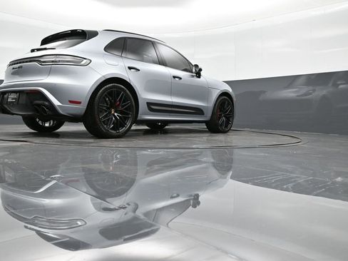 Certified 2024 Porsche Macan GTS image 37