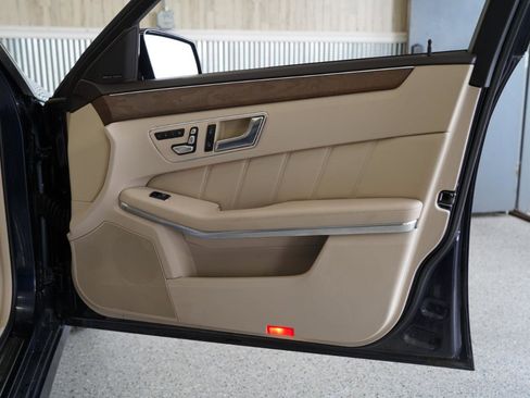 Used 2016 Mercedes-Benz E 350 4dr Sdn E 350 Sport RWD image 33