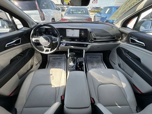 Used 2023 Kia Sportage EX image 13