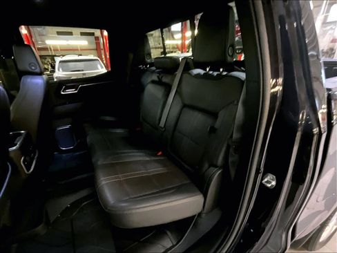 Used 2022 Chevrolet Silverado 1500 High Country w/ High Country Premium Package image 15