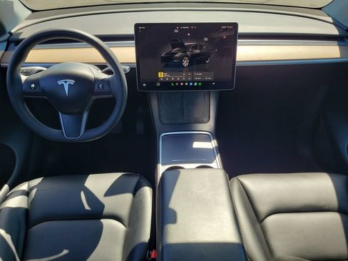 Used 2024 Tesla Model Y Long Range AWD/4WD image 18