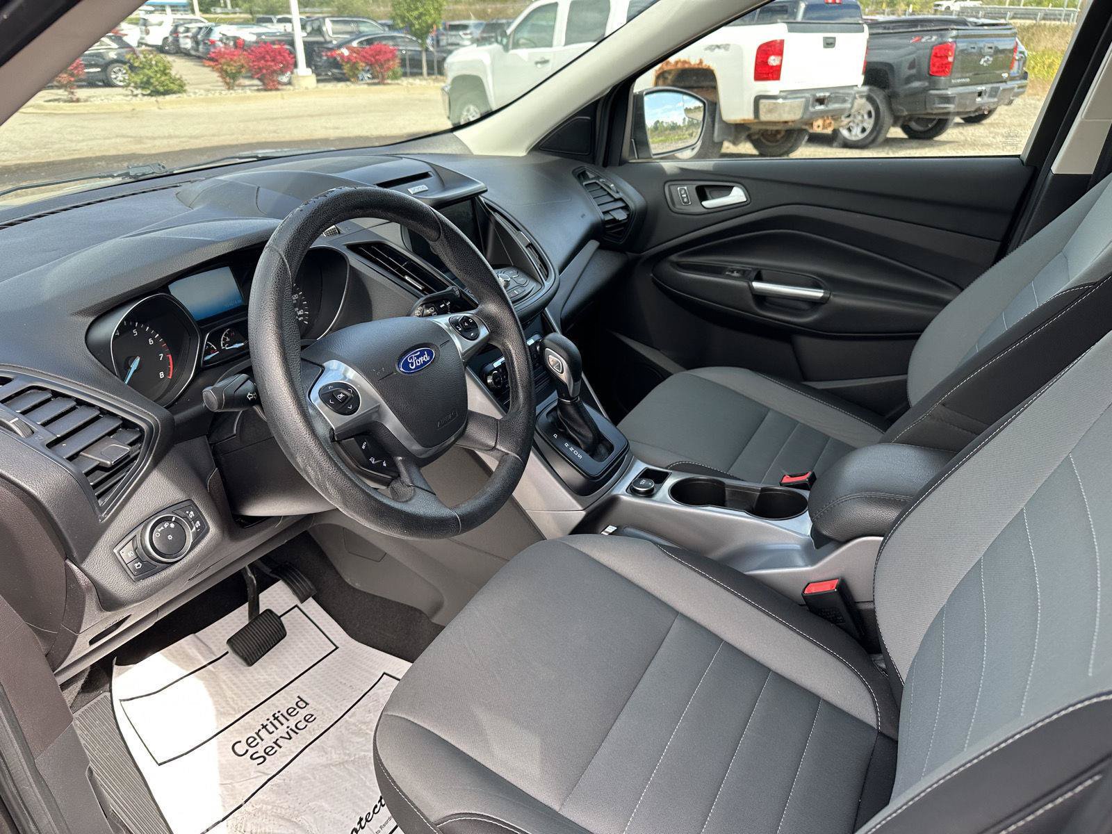 Used 2016 Ford Escape SE w/ Equipment Group 201A FWD image 38