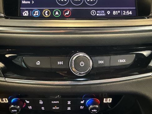 Used 2024 Buick Enclave Premium AWD/4WD image 20