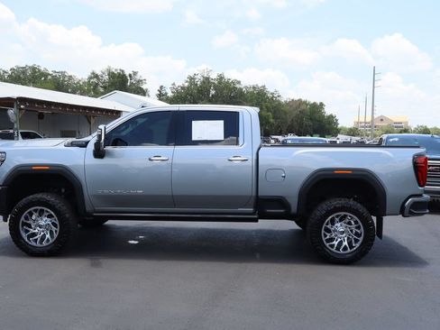 Used 2024 GMC Sierra 3500 Denali Ultimate AWD/4WD image 6