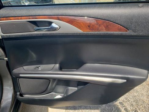 Used 2015 Lincoln MKZ FWD image 16
