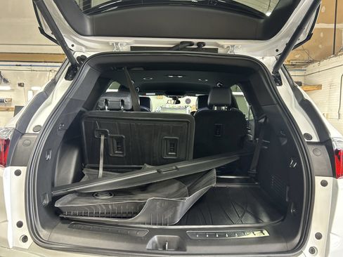 Used 2024 Buick Enclave Essence w/ LPO, Floor Liner Package AWD/4WD image 26