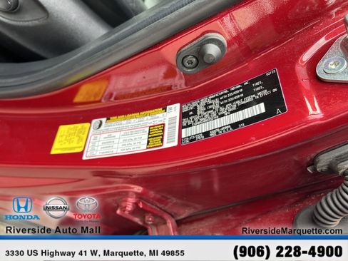 Used 2022 Toyota Highlander XLE image 14