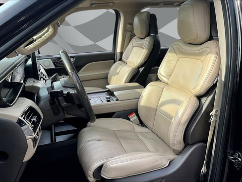 Used 2022 Lincoln Navigator Reserve image 21