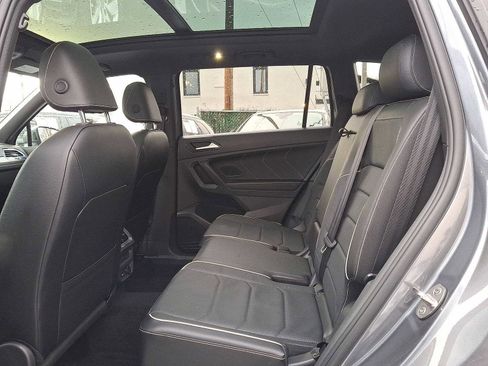 Used 2022 Volkswagen Tiguan SEL R-Line image 20