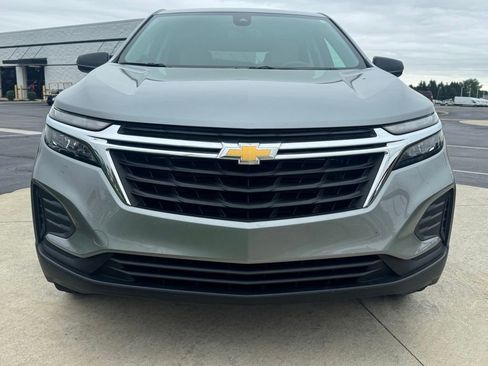 Used 2024 Chevrolet Equinox LS w/ LS Convenience Package FWD image 2