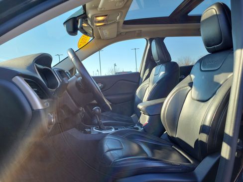 Used 2018 Jeep Cherokee Limited image 20