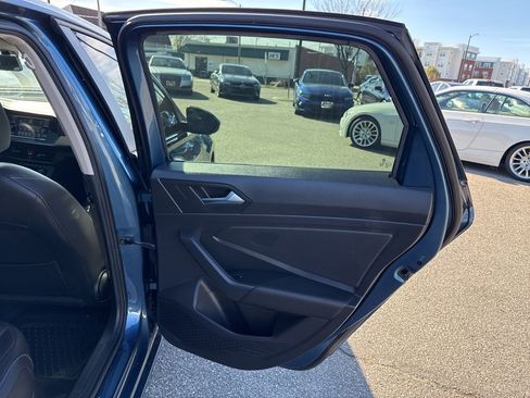 Used 2020 Volkswagen Jetta SE image 17