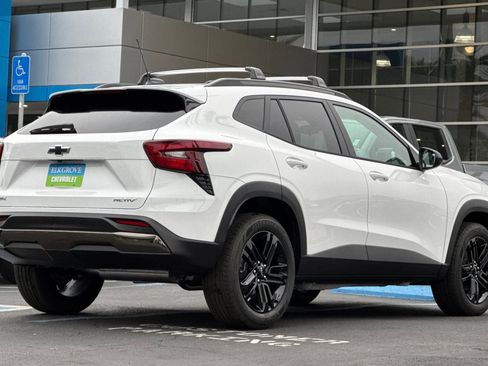 New 2026 Chevrolet Trax ACTIV FWD image 3