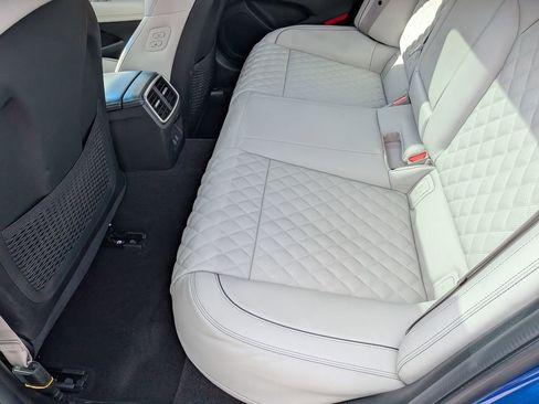 Used 2025 Genesis G70 3.3T Advanced w/ Sport Prestige Package image 23