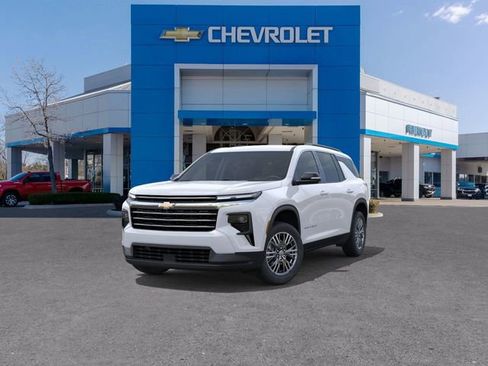 New 2026 Chevrolet Traverse LT image 8