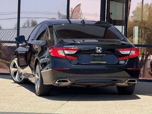 Used 2018 Honda Accord Touring image 8